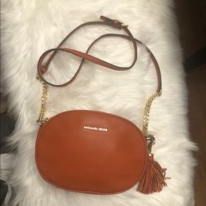 MICHAEL KORS PEYTON MEDIUM SHOULDER FLAP CROSSBODY